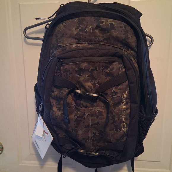 Dakine wet/dry Backpack, 26L, Black Print - Picture 1 of 10